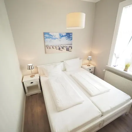 Daire Zentral-gelegen-neptun-app-2-mit-vollbad *